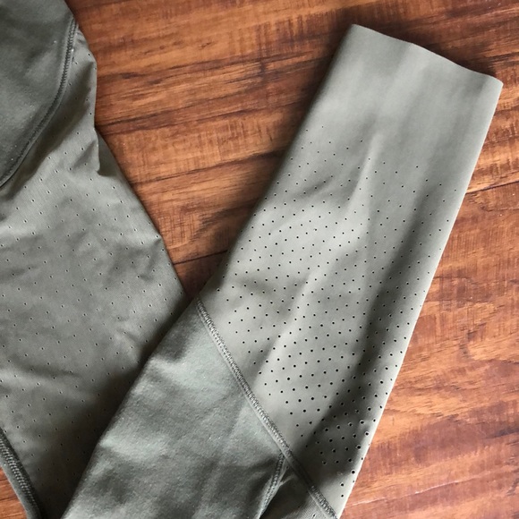 Army green lululemon leggings - Picture 5 of 5